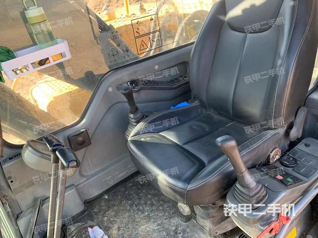 驾驶室整体（整机外观）