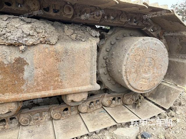 右驱动轮（行走机构）