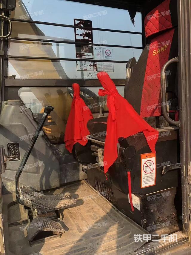 驾驶室整体（整机外观）