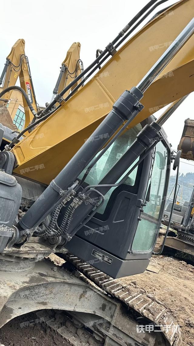 大臂根部 斜视（工作和回转装置）