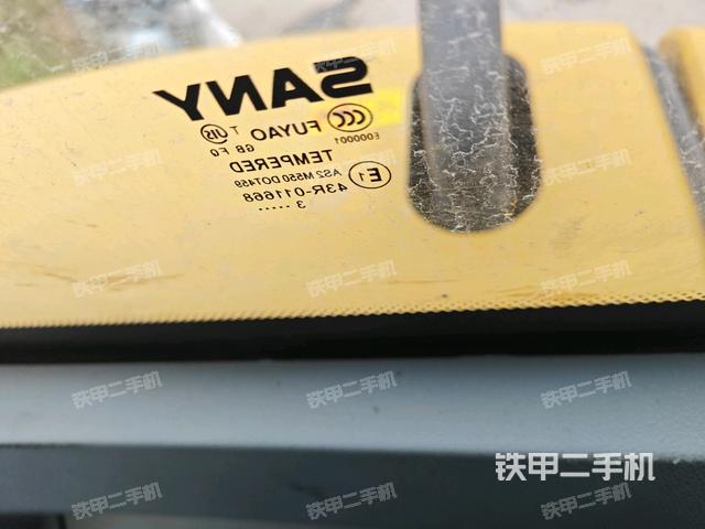 后窗玻璃角标（驾驶室部分）