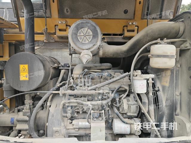 发动机室（上车部件）