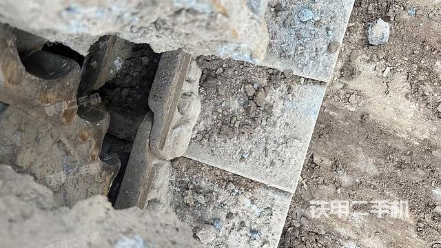 右侧履带整体（行走机构）