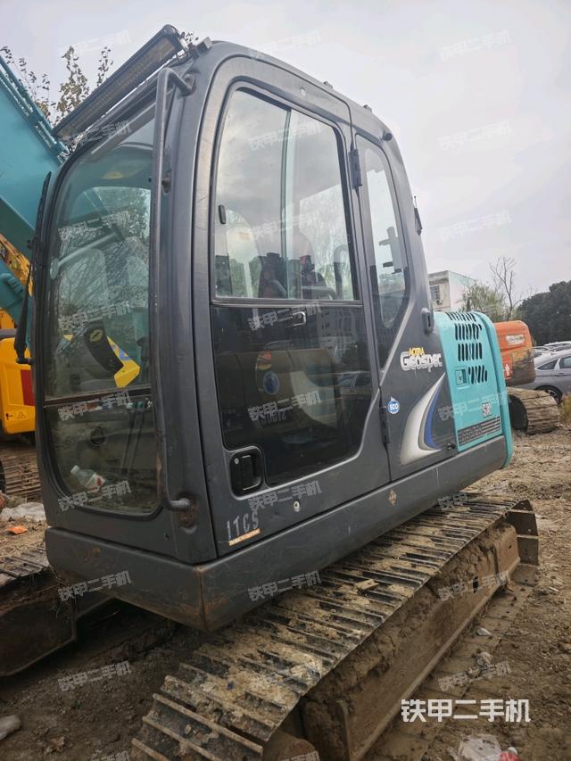 驾驶室整体（整机外观）