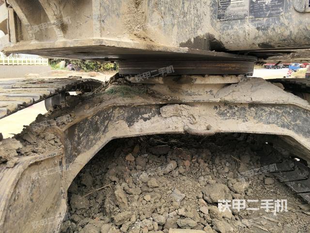 小臂整体右前（工作和回转装置）