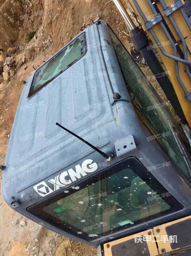 驾驶室顶部（整机外观）