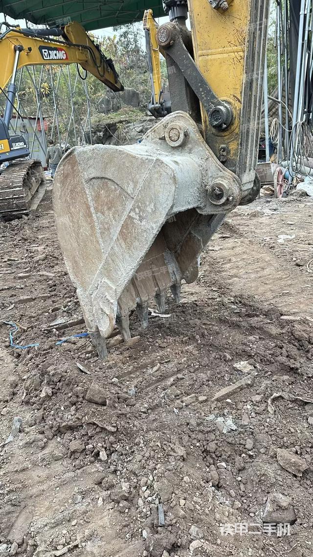 小臂整体左后（工作和回转装置）