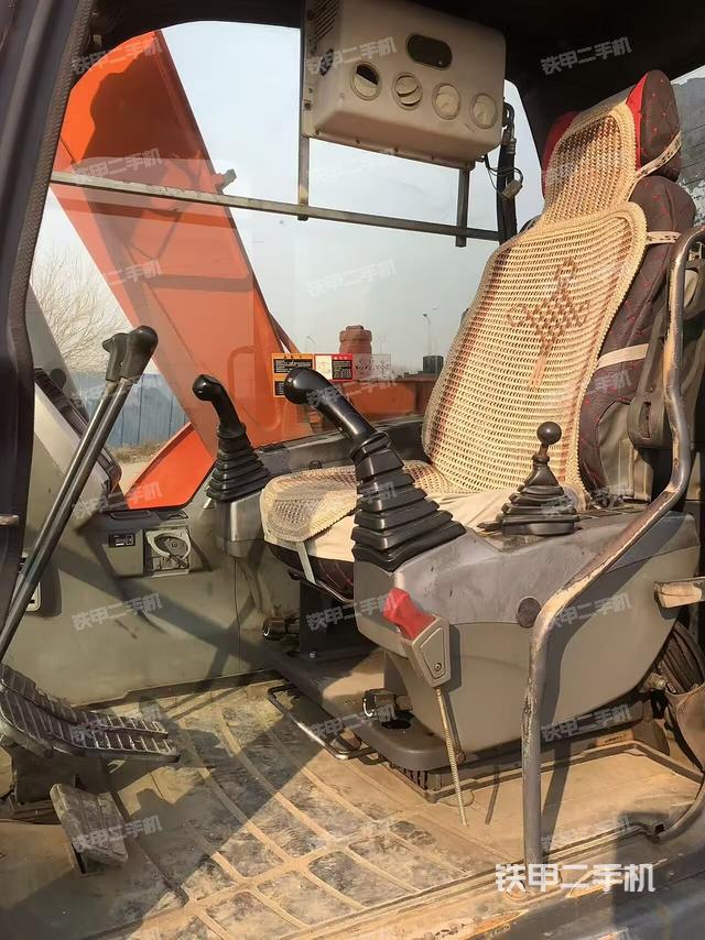 驾驶室整体（整机外观）