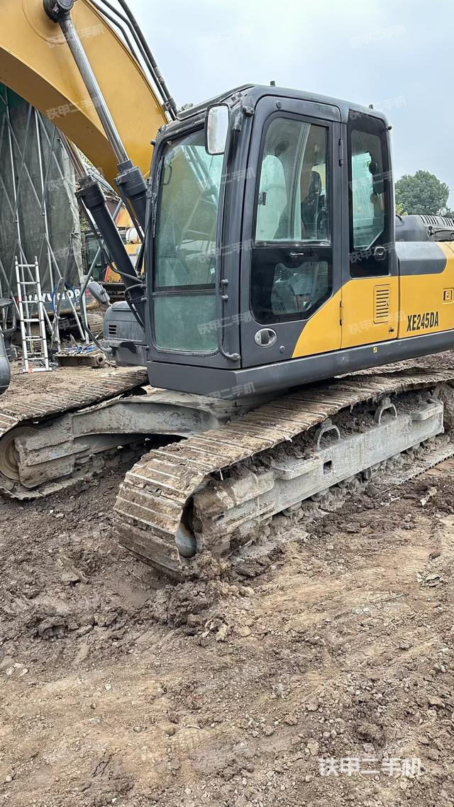 大臂整体 右侧（工作和回转装置）