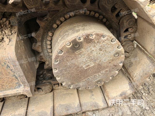 右侧行走马达盖板（行走机构）