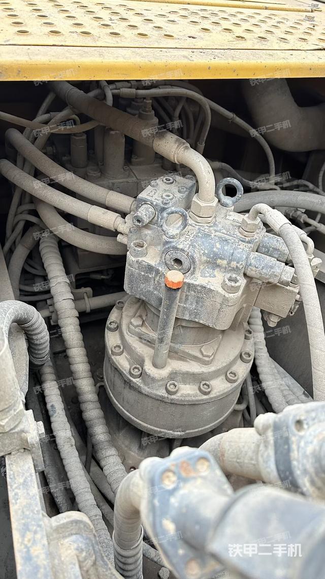 发动机室（上车部件）