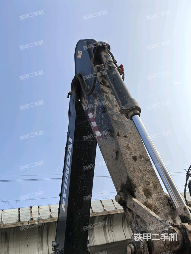 小臂整体左后（工作和回转装置）