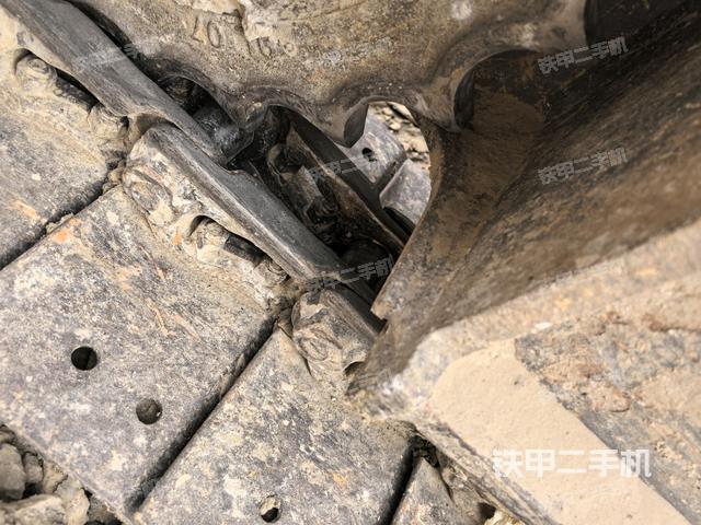 右驱动轮（行走机构）