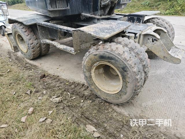 左侧履带整体 （行走机构）