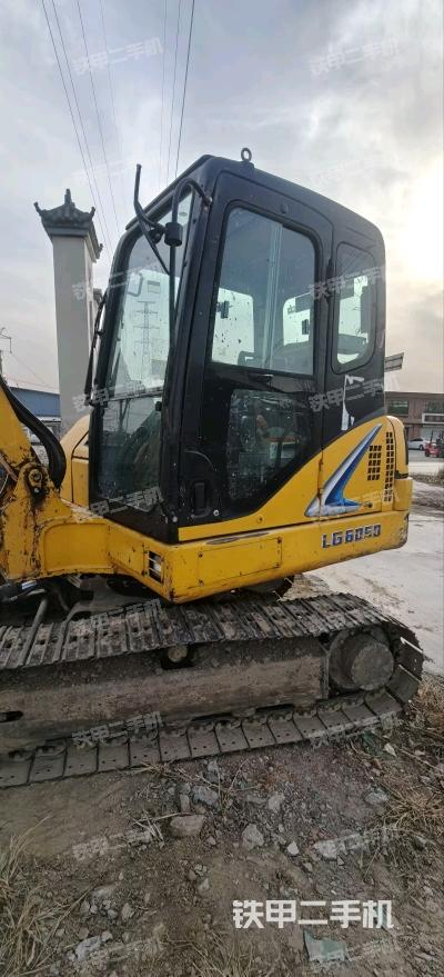 驾驶室整体（整机外观）