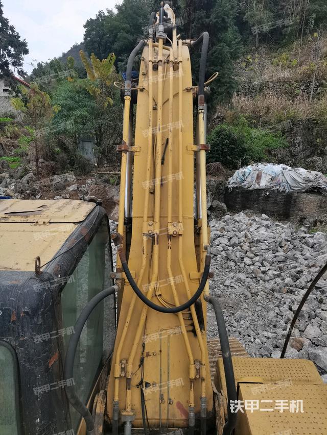 大臂背部俯视（工作和回转装置）