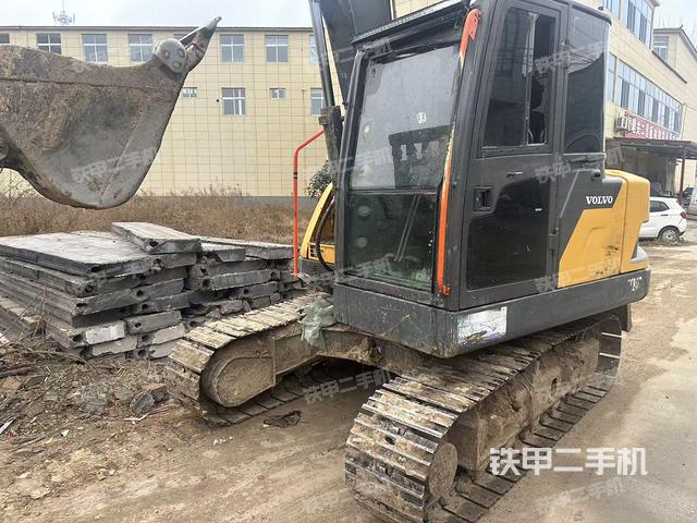 沃尔沃EC75D挖掘机