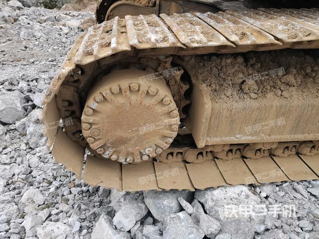 右驱动轮（行走机构）