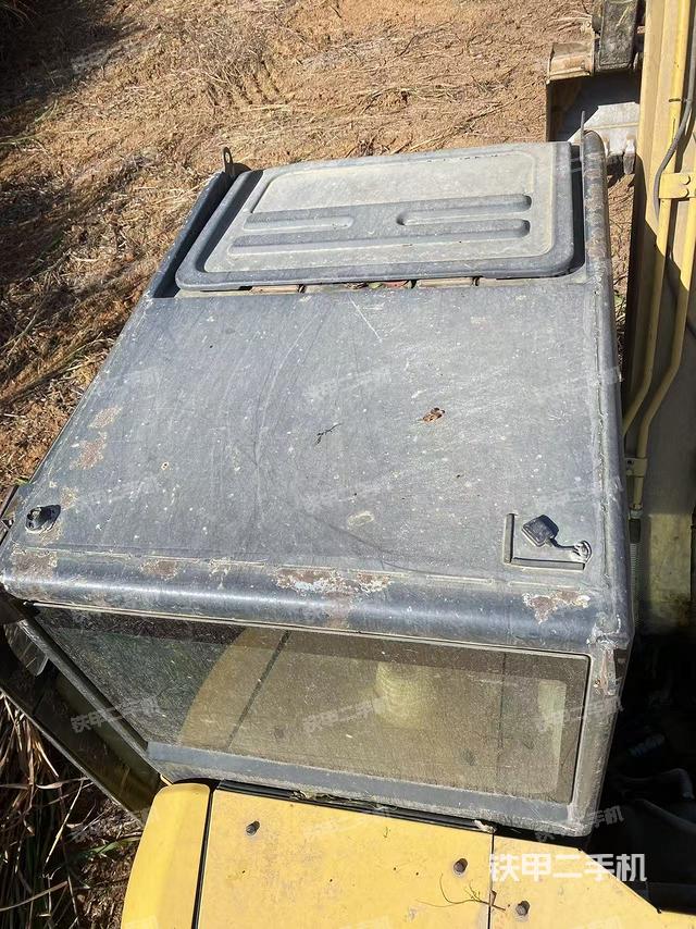 驾驶室顶部（整机外观）