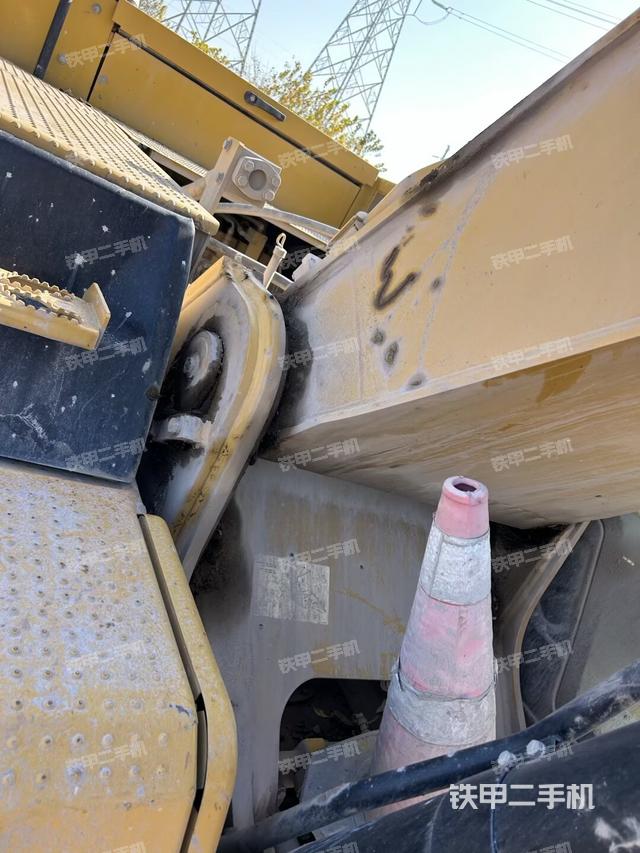 大臂根部 斜视（工作和回转装置）