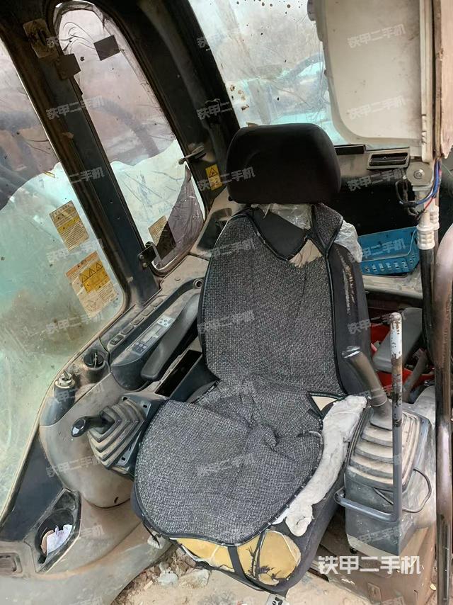 驾驶室整体（整机外观）