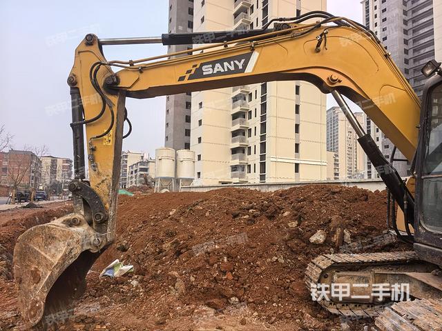 小臂整体右前（工作和回转装置）