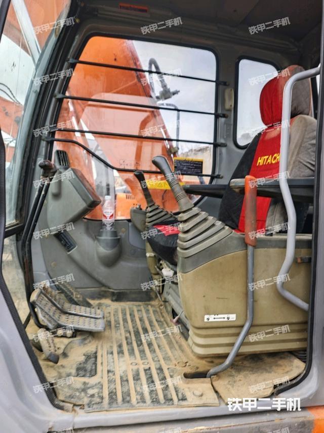 驾驶室整体（整机外观）