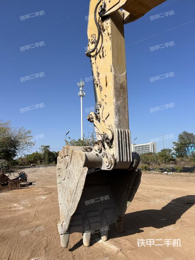 小臂整体左后（工作和回转装置）