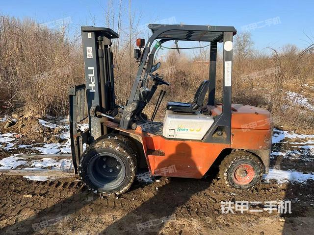 整机右侧（设备外观及核心部件）