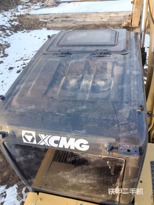 驾驶室顶部（整机外观）