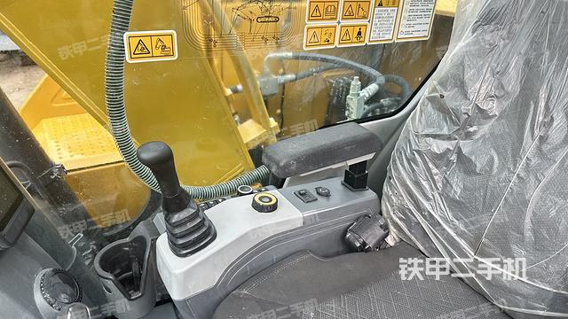 座椅后部（驾驶室部分）