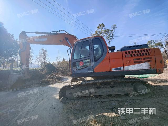 斗山DX215-9C挖掘机