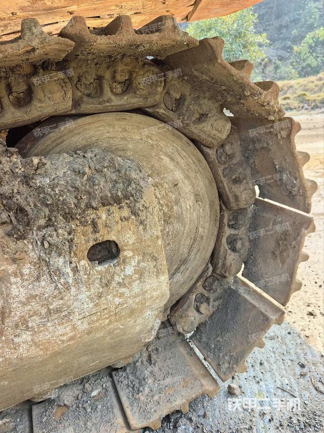 右驅(qū)動(dòng)輪（行走機(jī)構(gòu)）