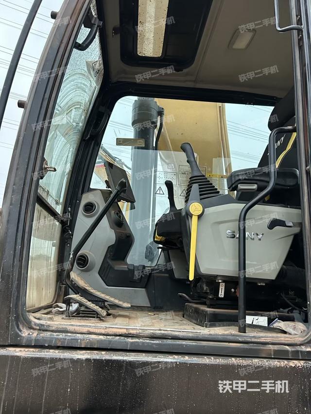 后窗玻璃角標(biāo)（駕駛室部分）