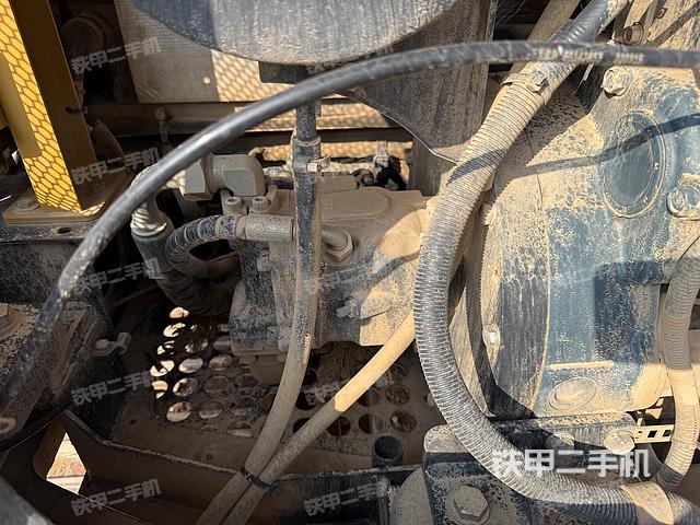 驾驶室顶部（整机外观）