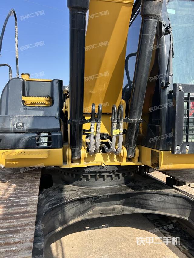 大臂根部 斜视（工作和回转装置）