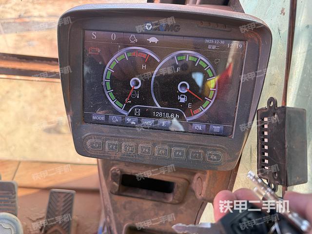 驾驶室整体（整机外观）