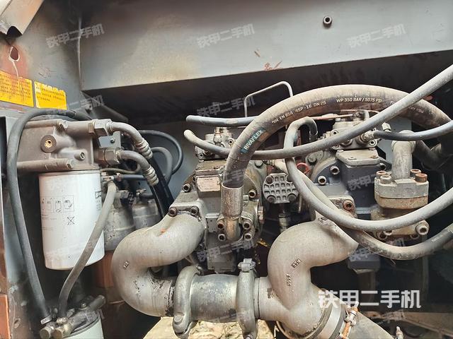 液压泵斜45 左（大件舱室）