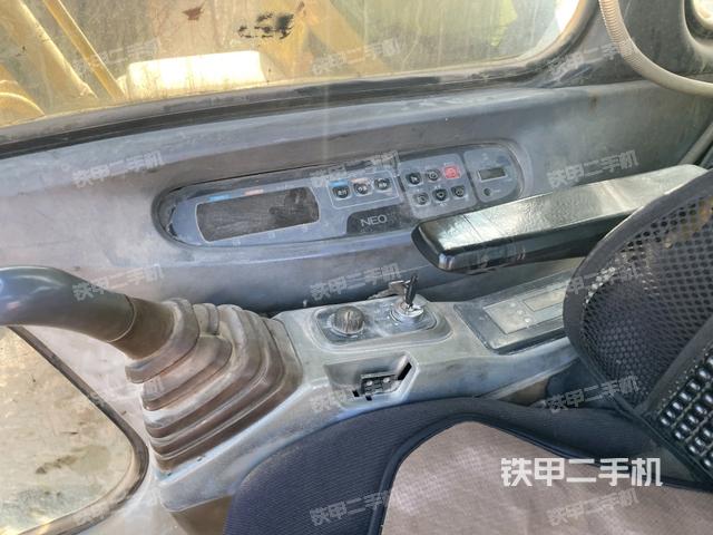 駕駛室左前45度（駕駛室部分）