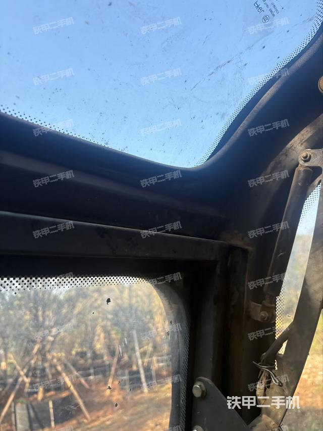 座椅左侧控制台/音响/含左手柄（驾驶室部分）