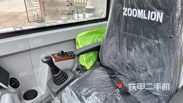 后窗玻璃角标（驾驶室部分）