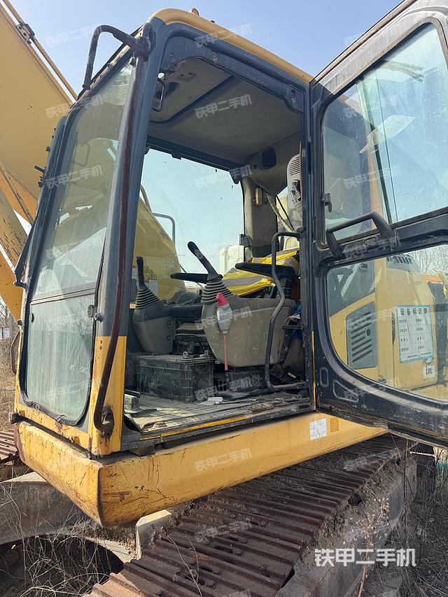 驾驶室整体（整机外观）