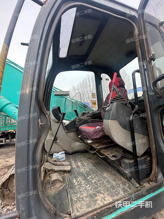 駕駛室整體（整機(jī)外觀）