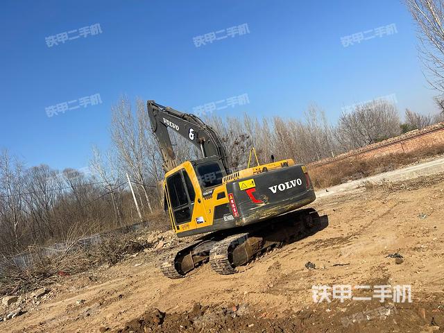 驾驶室顶部（整机外观）