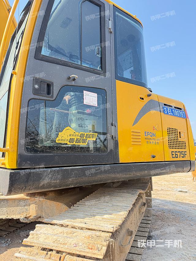 驾驶室整体（整机外观）