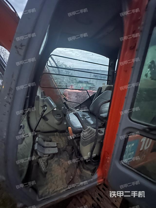 單側(cè)履帶整體（整機(jī)外觀）