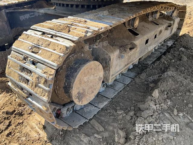 單側(cè)履帶整體（整機(jī)外觀）