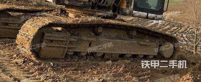 單側(cè)履帶整體（整機(jī)外觀）