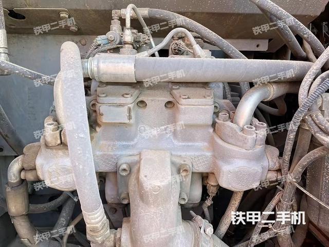 液壓泵艙室正面整體（整機(jī)外觀）