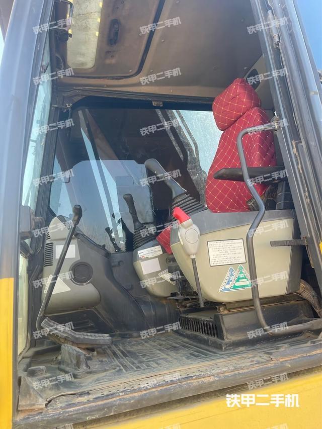 駕駛室整體（整機外觀）